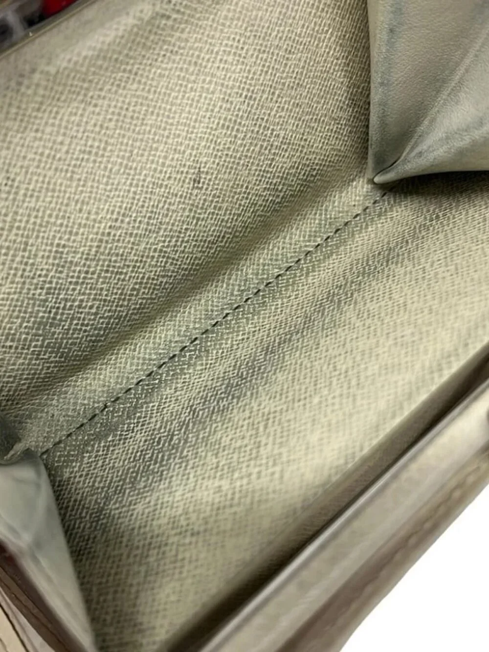 Louis Vuitton accessories	none note	